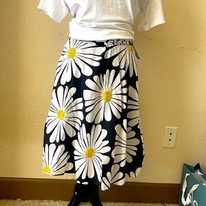 INC NWT Camomile Floral print Skirt
